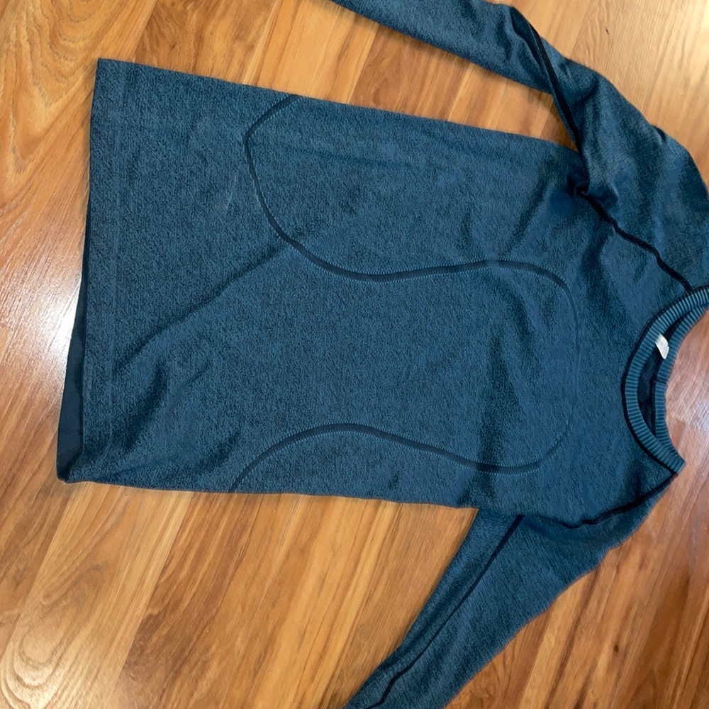 LULU LEMON LONG SLEEVE
